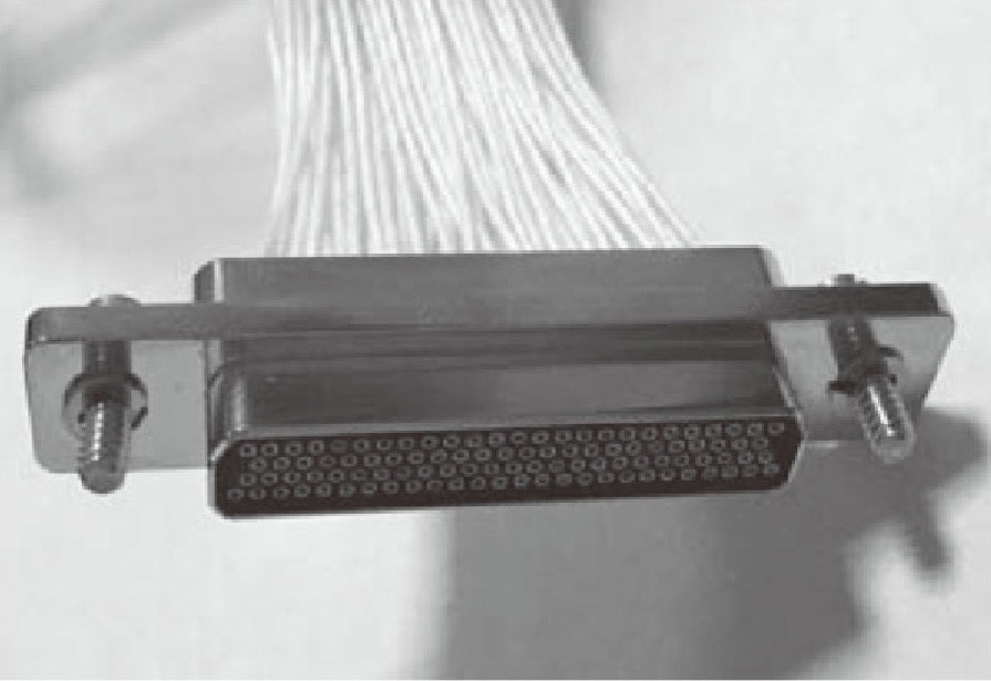 J30JR系列反装型微矩形电连接器的插拔力度的测试步骤